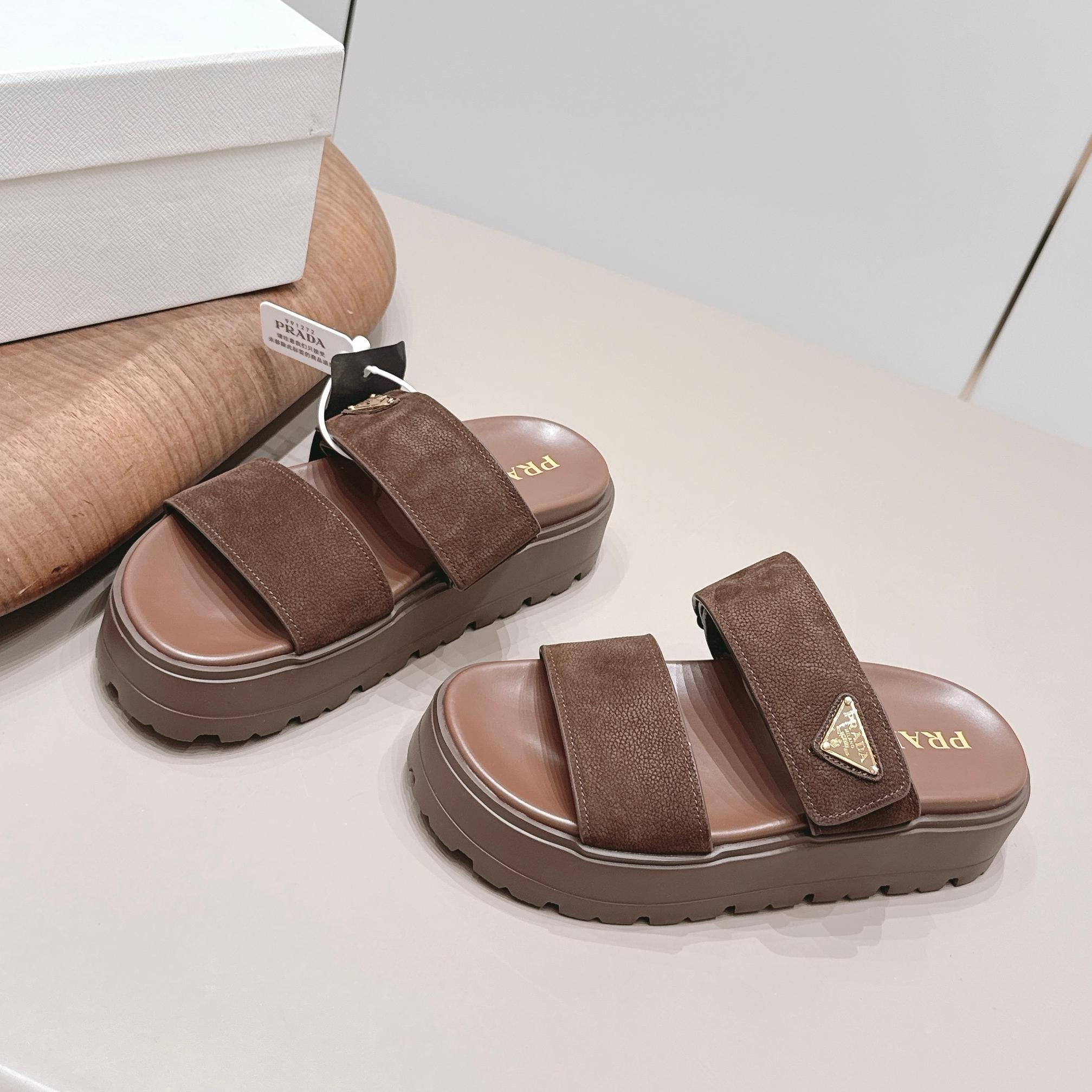 Women's fashionable casual sandals 0726051905