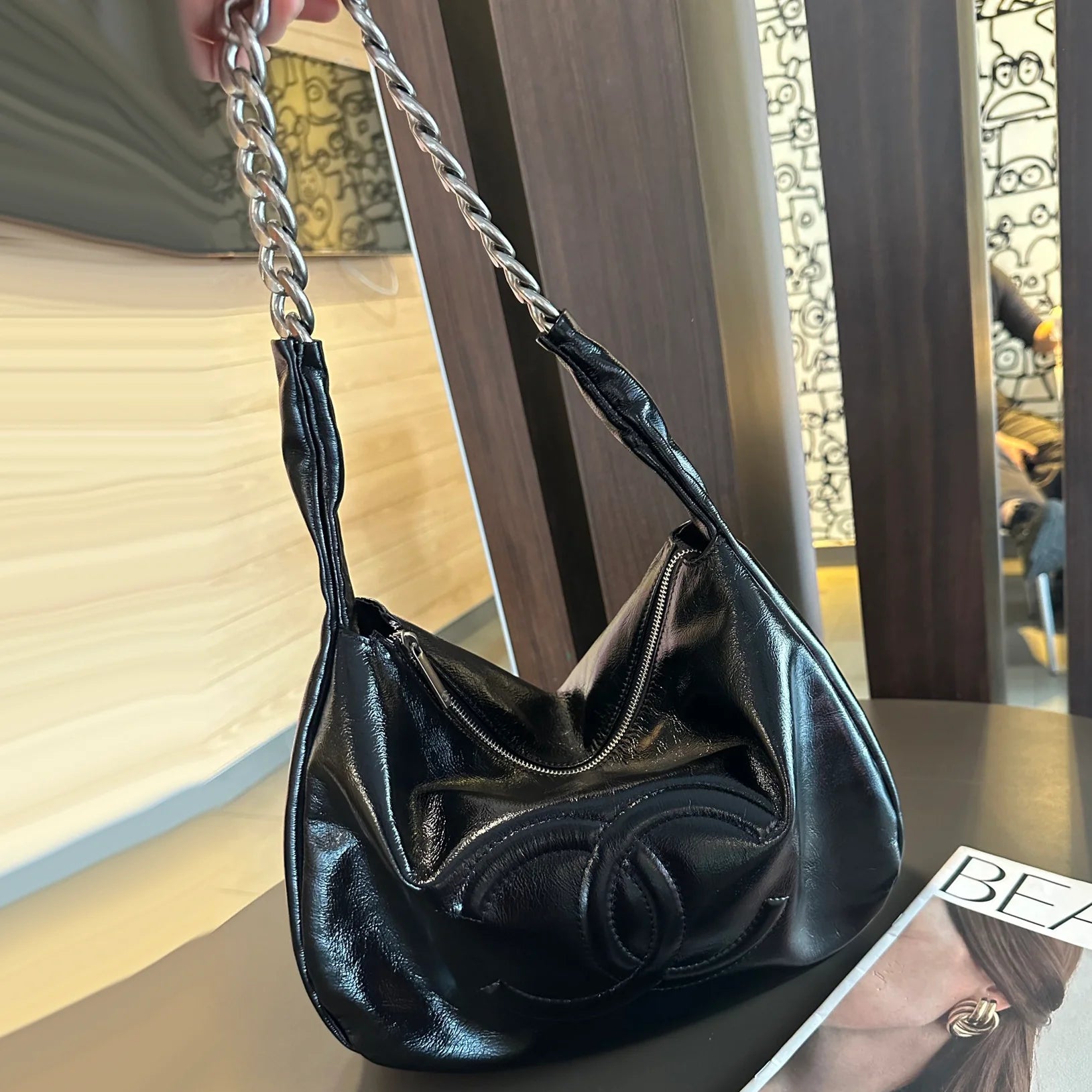 New fashionable and versatile classic crossbody bag 1024102516