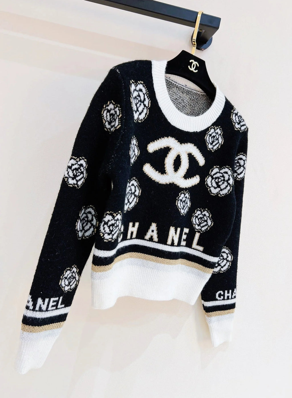 CHA New Camellia Pullover Sweater 0724012305