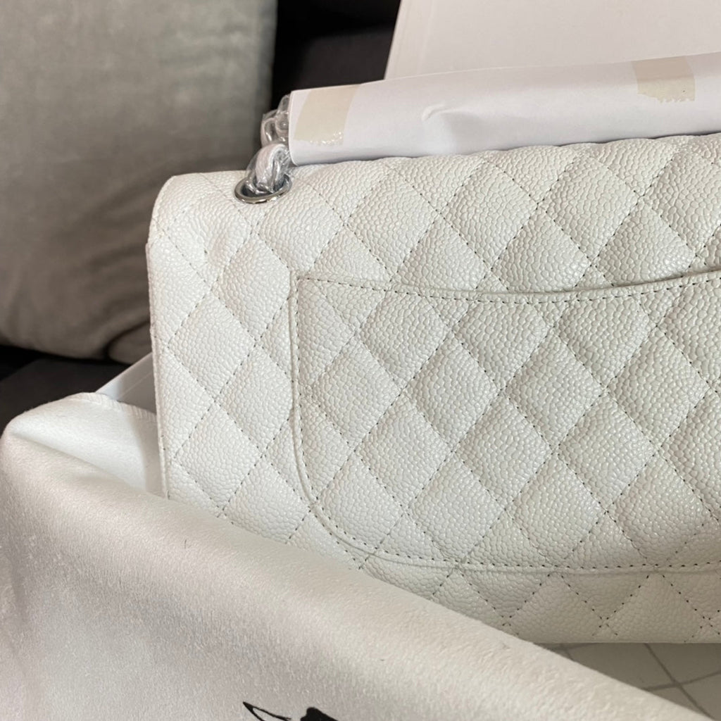 Flap Handbag With SiLer-tone Metal