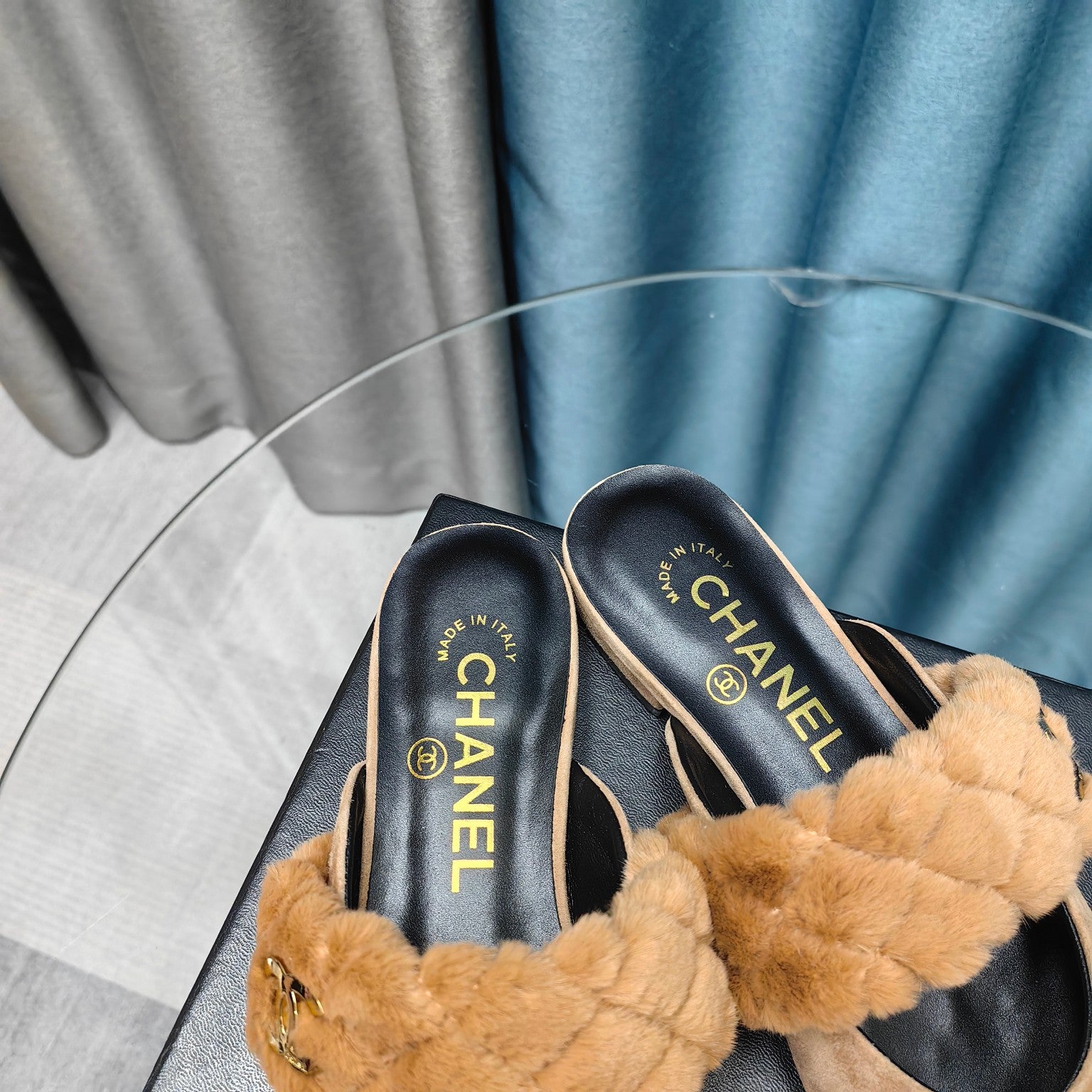 Fashion Pointed Toe Plush Slippers 0725021002