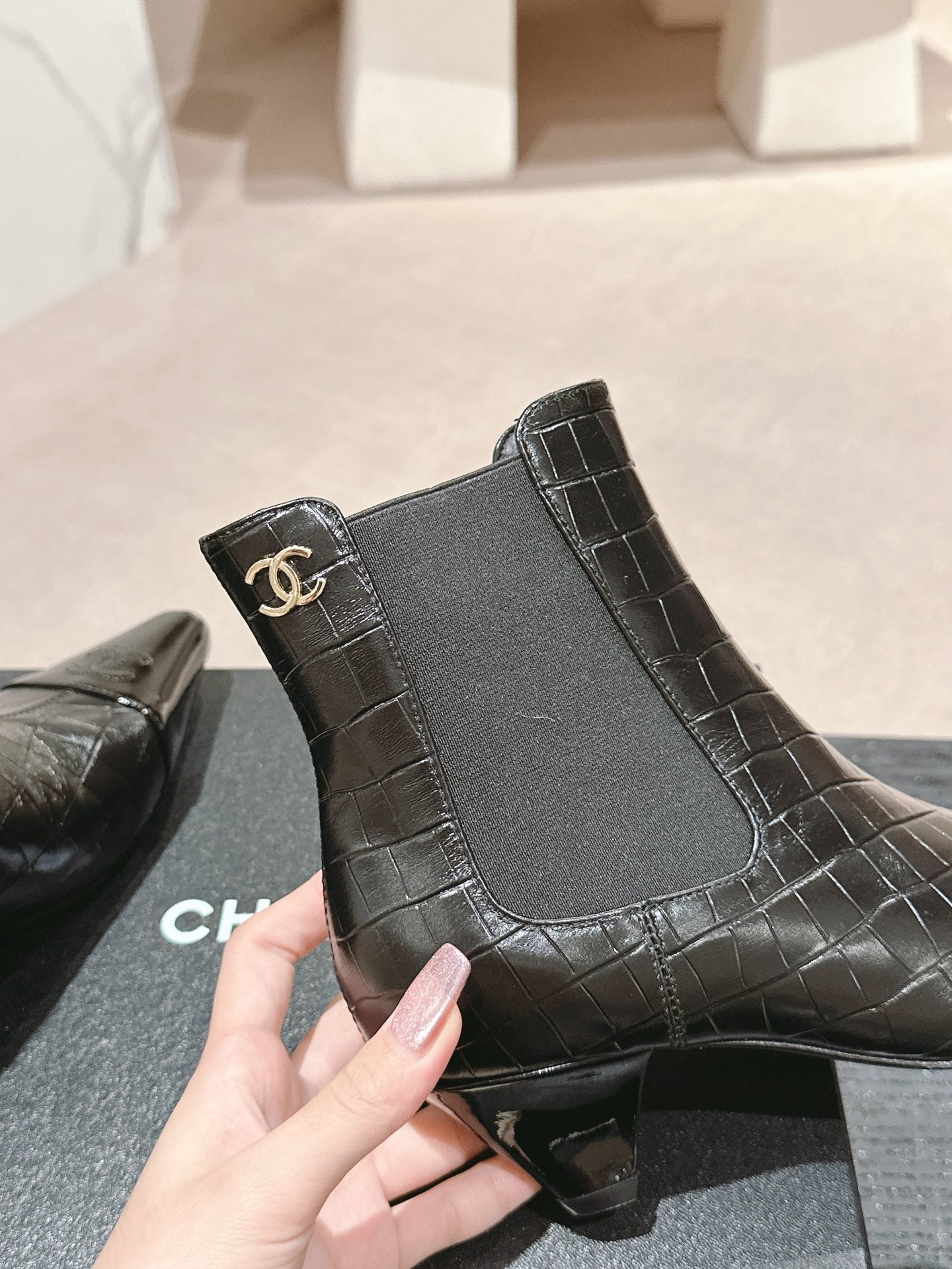 Fashionable Leather Booties 0724101801